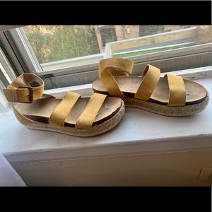 Yellow platform wedges